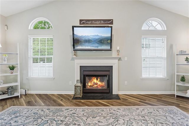 3763 Mariners DR, Hayes, VA 23072