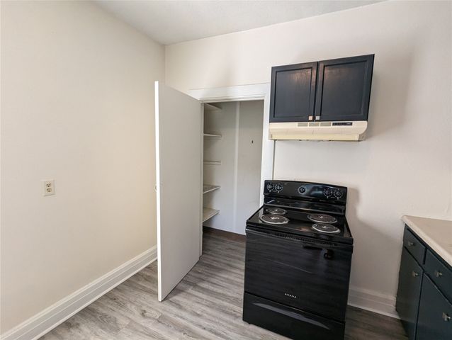 1418 E 9th Street, Des Moines, IA 50316