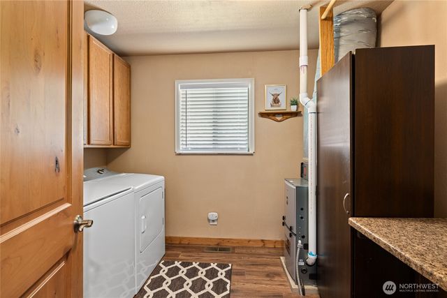 61 S Lake Cabins Road, Ronald, WA 98940