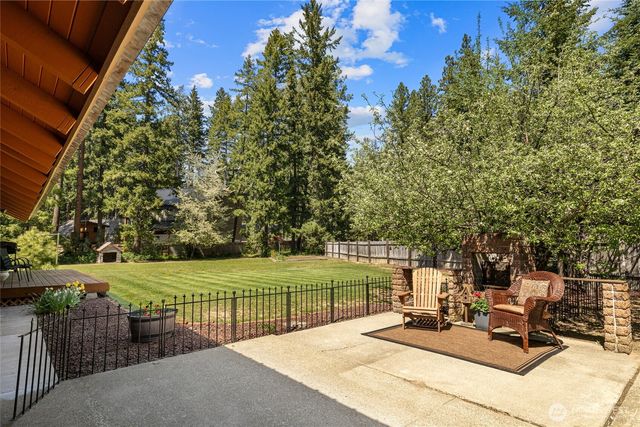 61 S Lake Cabins Road, Ronald, WA 98940