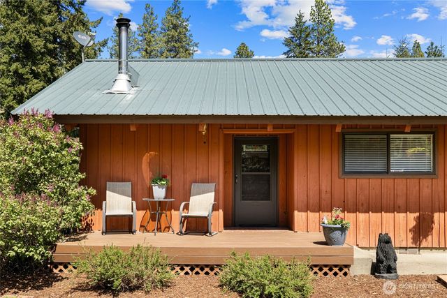 61 S Lake Cabins Road, Ronald, WA 98940
