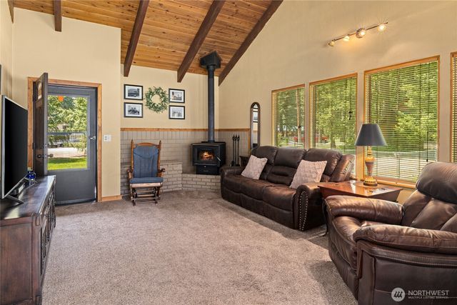 61 S Lake Cabins Road, Ronald, WA 98940
