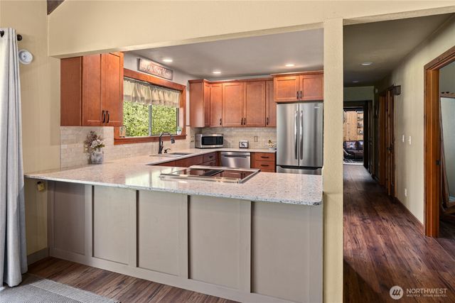 61 S Lake Cabins Road, Ronald, WA 98940