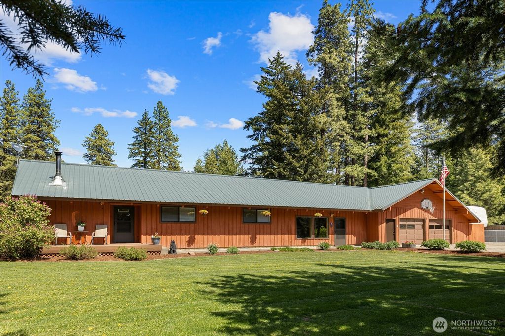 61 S Lake Cabins Road, Ronald, WA 98940