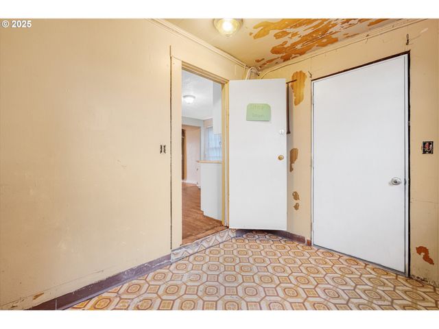 948 Sw MAPLE St, Dallas, OR 97338