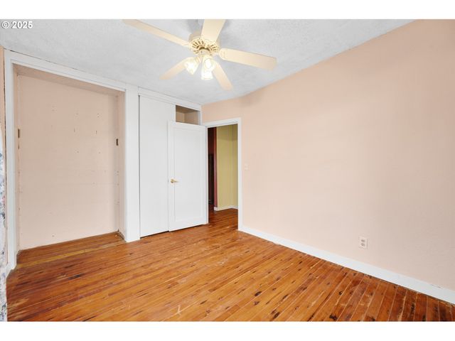 948 Sw MAPLE St, Dallas, OR 97338