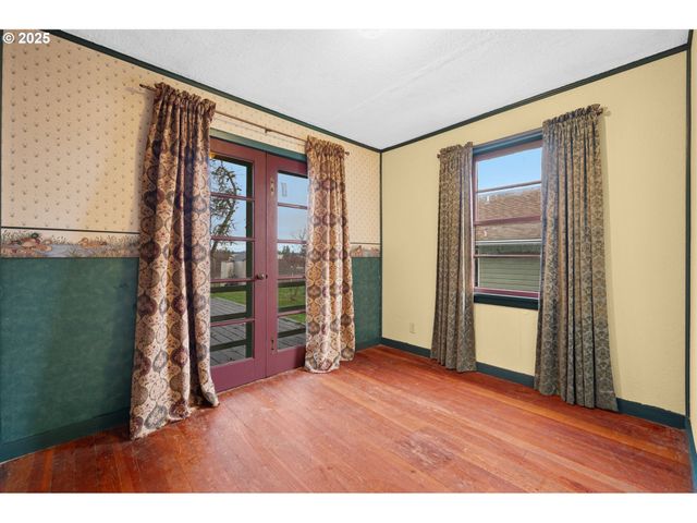 948 Sw MAPLE St, Dallas, OR 97338