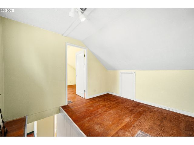 948 Sw MAPLE St, Dallas, OR 97338