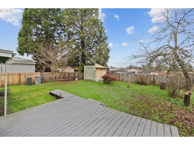 948 Sw MAPLE St, Dallas, OR 97338