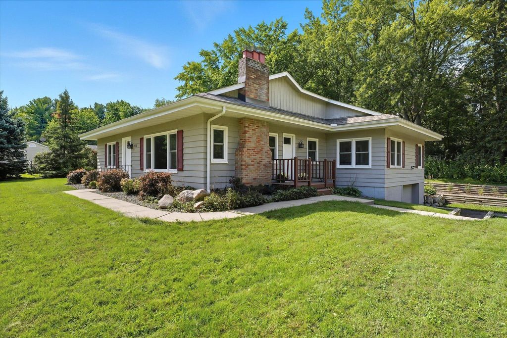 2775 Lancaster Lane N, Plymouth, MN 55441