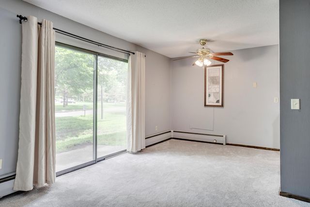 702 Old Settlers Trail 3, Hopkins, MN 55343