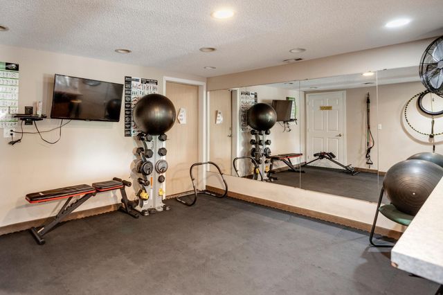 702 Old Settlers Trail 3, Hopkins, MN 55343