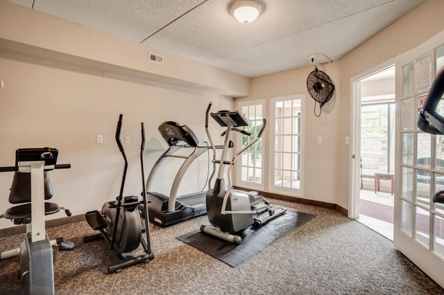 702 Old Settlers Trail 3, Hopkins, MN 55343