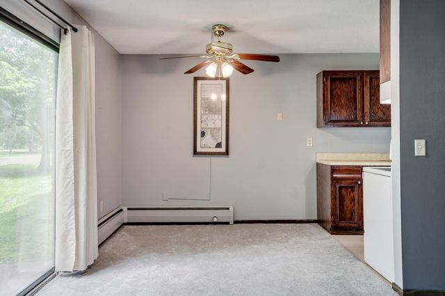 702 Old Settlers Trail 3, Hopkins, MN 55343