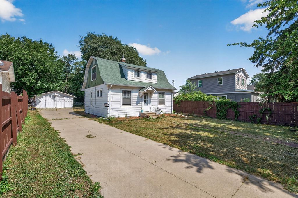 569 Hatch Avenue, Saint Paul, MN 55117 — exterior