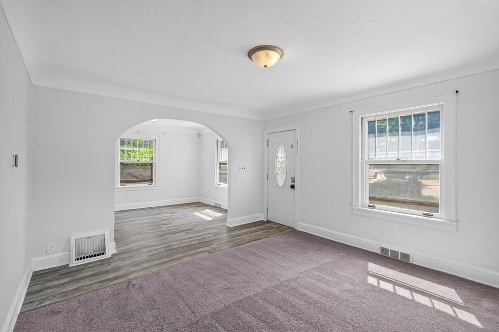 569 Hatch Avenue, Saint Paul, MN 55117 — photo 5