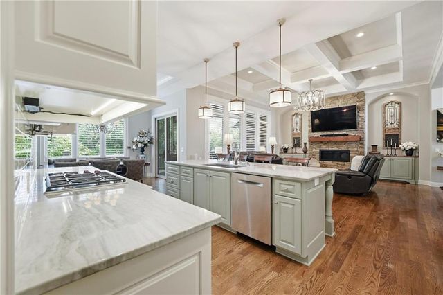 10423 W 168th Terrace, Overland Park, KS 66221