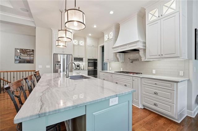 10423 W 168th Terrace, Overland Park, KS 66221