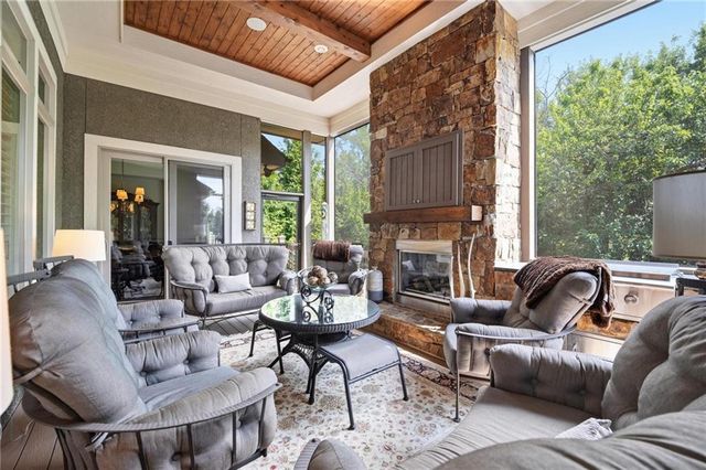 10423 W 168th Terrace, Overland Park, KS 66221