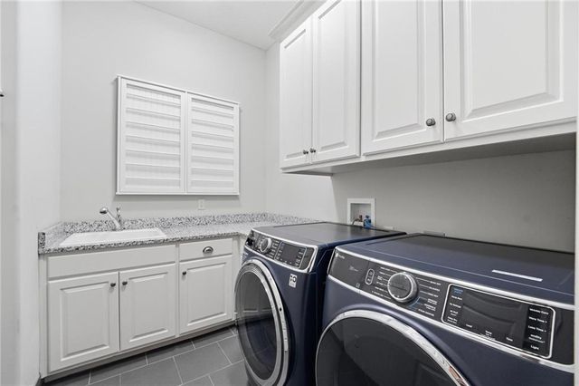 10423 W 168th Terrace, Overland Park, KS 66221