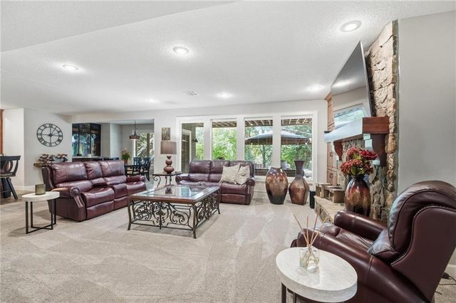 10423 W 168th Terrace, Overland Park, KS 66221