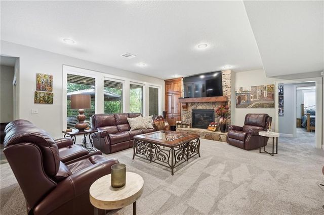 10423 W 168th Terrace, Overland Park, KS 66221