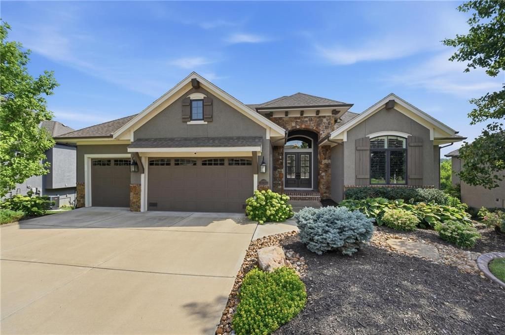 10423 W 168th Terrace, Overland Park, KS 66221