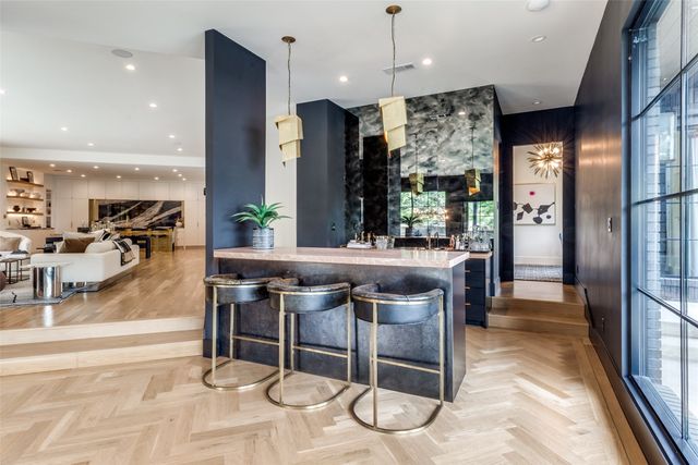 7122 Lakewood Boulevard, Dallas, TX 75214