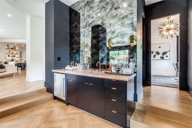 7122 Lakewood Boulevard, Dallas, TX 75214