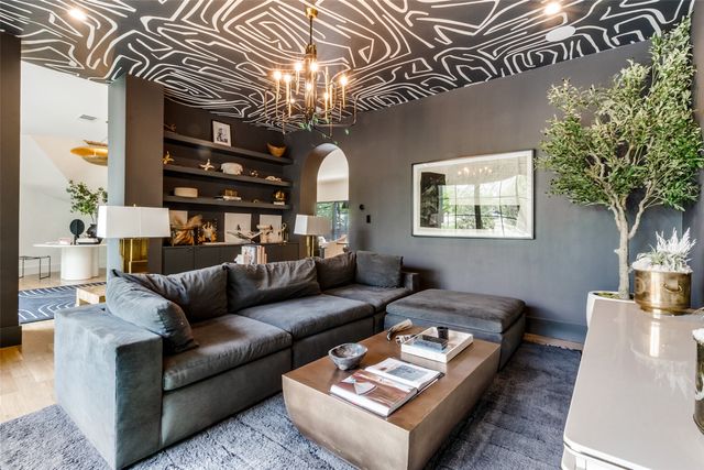 7122 Lakewood Boulevard, Dallas, TX 75214