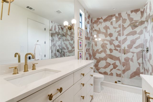 7122 Lakewood Boulevard, Dallas, TX 75214