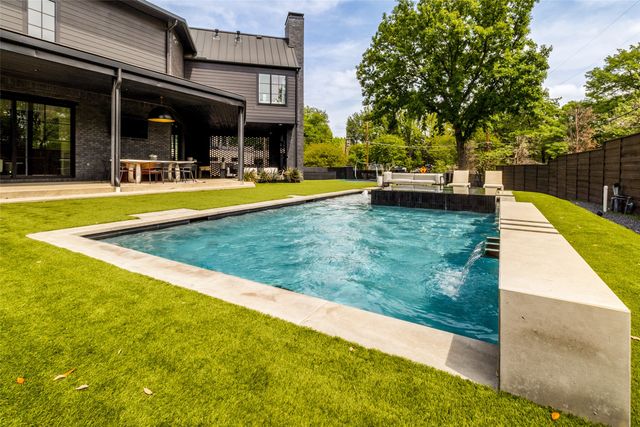 7122 Lakewood Boulevard, Dallas, TX 75214