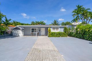 801 NW 17th Ct, Miami, FL 33125