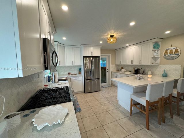 275 Pueblo St, Tavernier, FL 33036