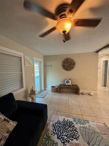 275 Pueblo St, Tavernier, FL 33036