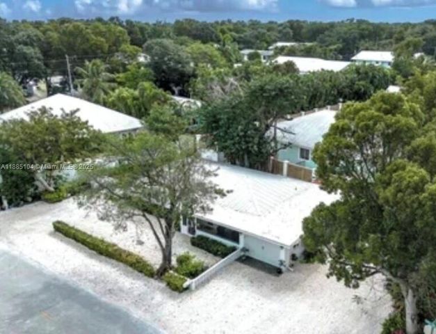 275 Pueblo St, Tavernier, FL 33036