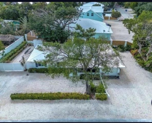 275 Pueblo St, Tavernier, FL 33036