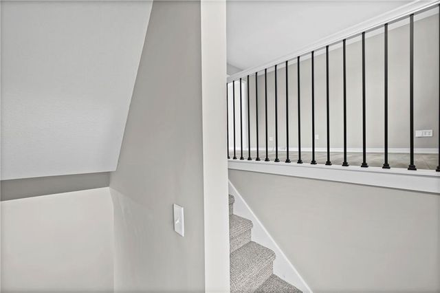 805 NW Castle Drive, Blue Springs, MO 64015