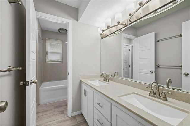 805 NW Castle Drive, Blue Springs, MO 64015