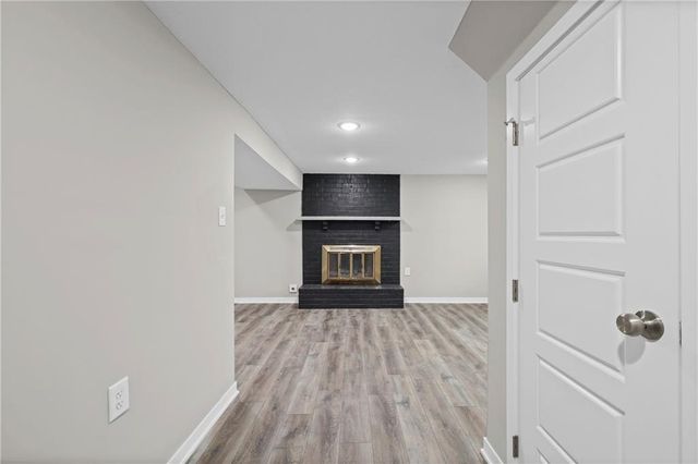 805 NW Castle Drive, Blue Springs, MO 64015