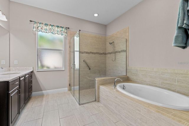 5209 LAKE OVERLOOK AVENUE, Bradenton, FL 34208