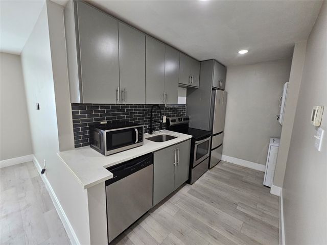 4806 Virginia Avenue 205, Dallas, TX 75204