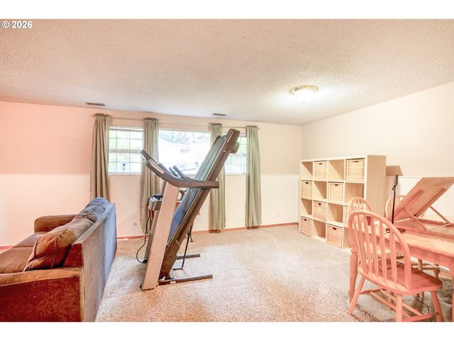 4845 BROOKWOOD St, Eugene, OR 97405