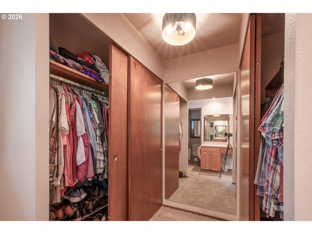 4845 BROOKWOOD St, Eugene, OR 97405