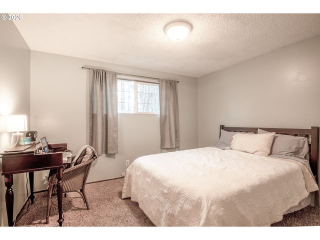 4845 BROOKWOOD St, Eugene, OR 97405