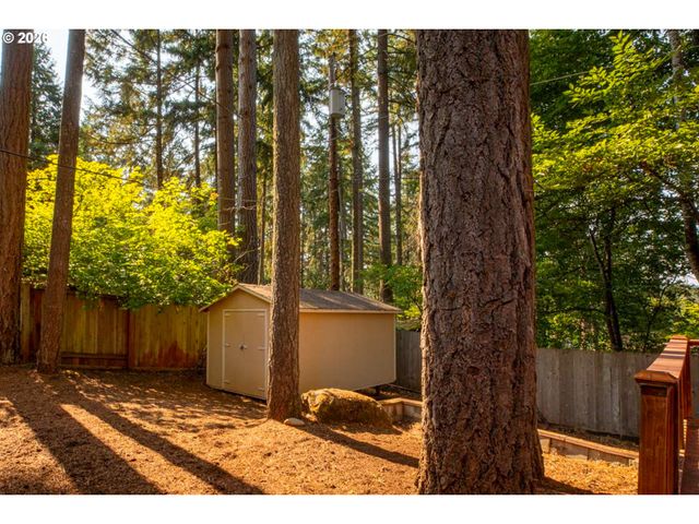 4845 BROOKWOOD St, Eugene, OR 97405