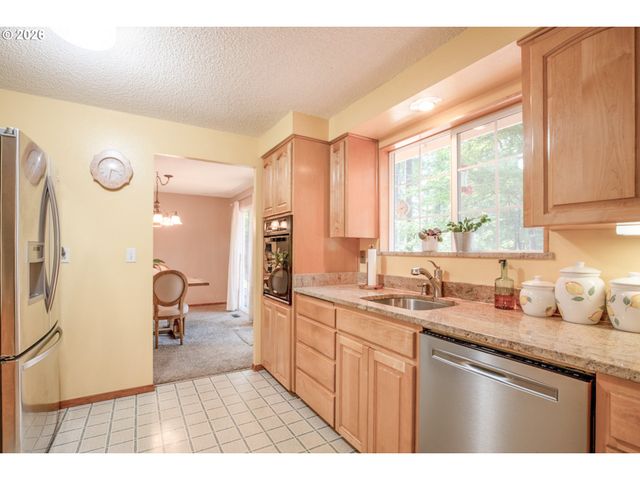 4845 BROOKWOOD St, Eugene, OR 97405