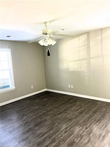 4700 Pennoak Lane A, Greensboro, NC 27407