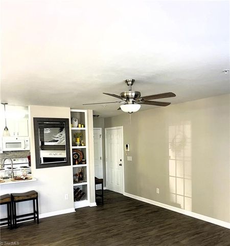 4700 Pennoak Lane A, Greensboro, NC 27407