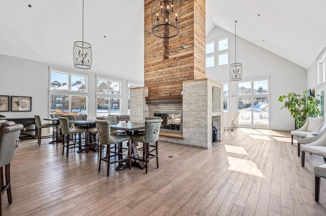 6020 Chasewood Parkway 203, Hopkins, MN 55343